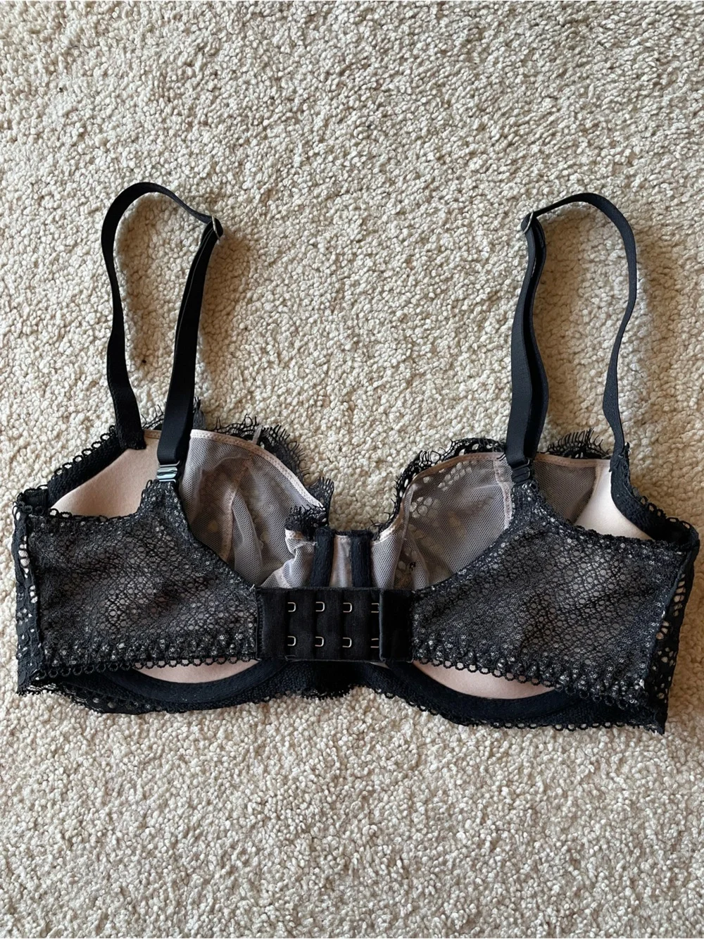 Victoria’s Secret Black Lace Dream Angels No Padding Push Up Underwire Bra 32DDD